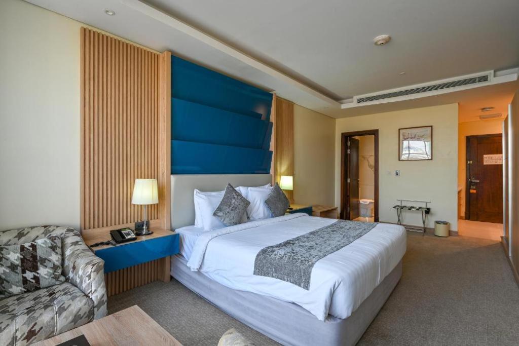 Al Mansour Suites Hotel Doha Eksteriør bilde