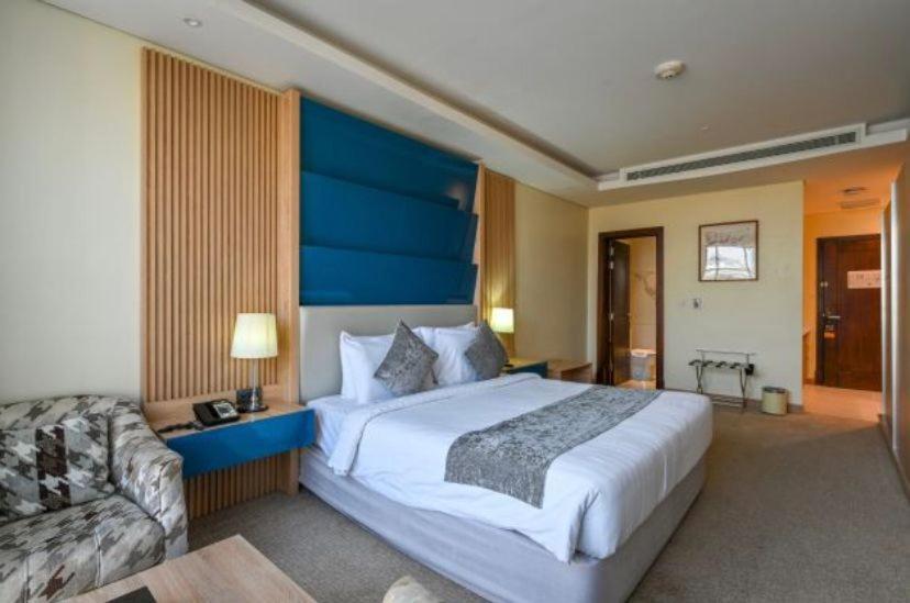 Al Mansour Suites Hotel Doha Eksteriør bilde